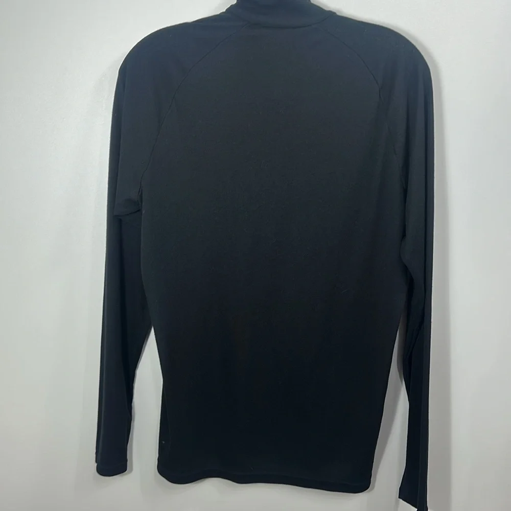 Patagonia Men’s Capilene II lightweight 1/4 zip jacket size medium.Black